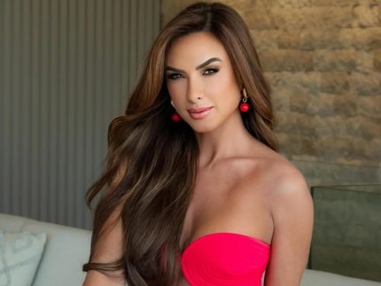 Nicole Bahls tem voo desviado por crise na Venezuela e