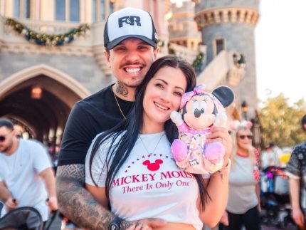 Rodrigo da dupla com Felipe e esposa revelam sexo do