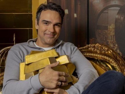 Tadeu acorda com barulho de obra apos estreia do BBB