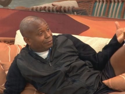 1770901630 Edilson ainda fala em desistir do BBB mas tem dividas