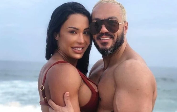 Ao som de Belo Gracyanne remove tatuagem intima em.webp