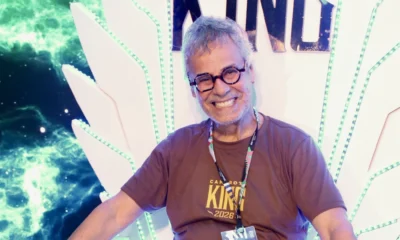 Carlinhos de Jesus chega a Sapucai usando cadeira de.webp