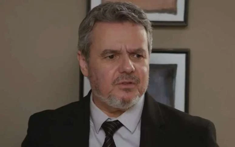 Cassio Gabus Mendes abre intimidade e revela acordo com.webp