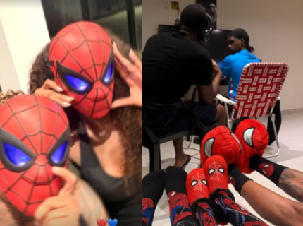 Em clima de romance MC Cabelinho posta com musa da