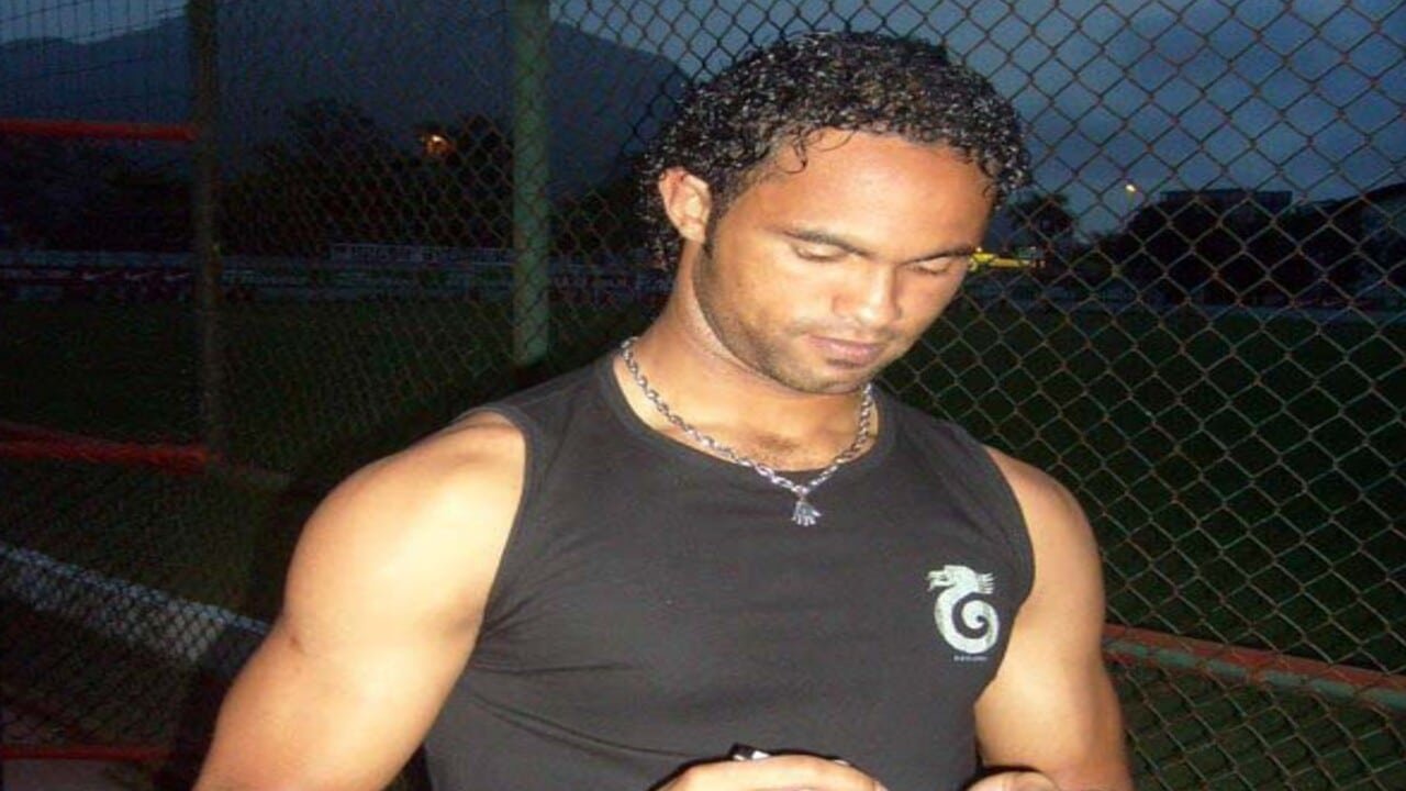 Goleiro Bruno assina com novo time e pode voltar a