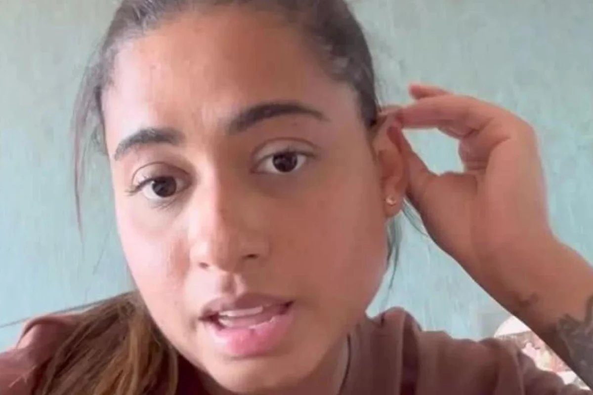 Jogador de futebol encanta fas ao compartilhar clique com MC