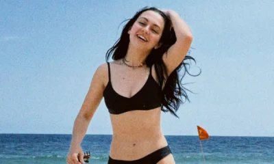 Klara Castanho renova bronzeado em praia do Rio.webp