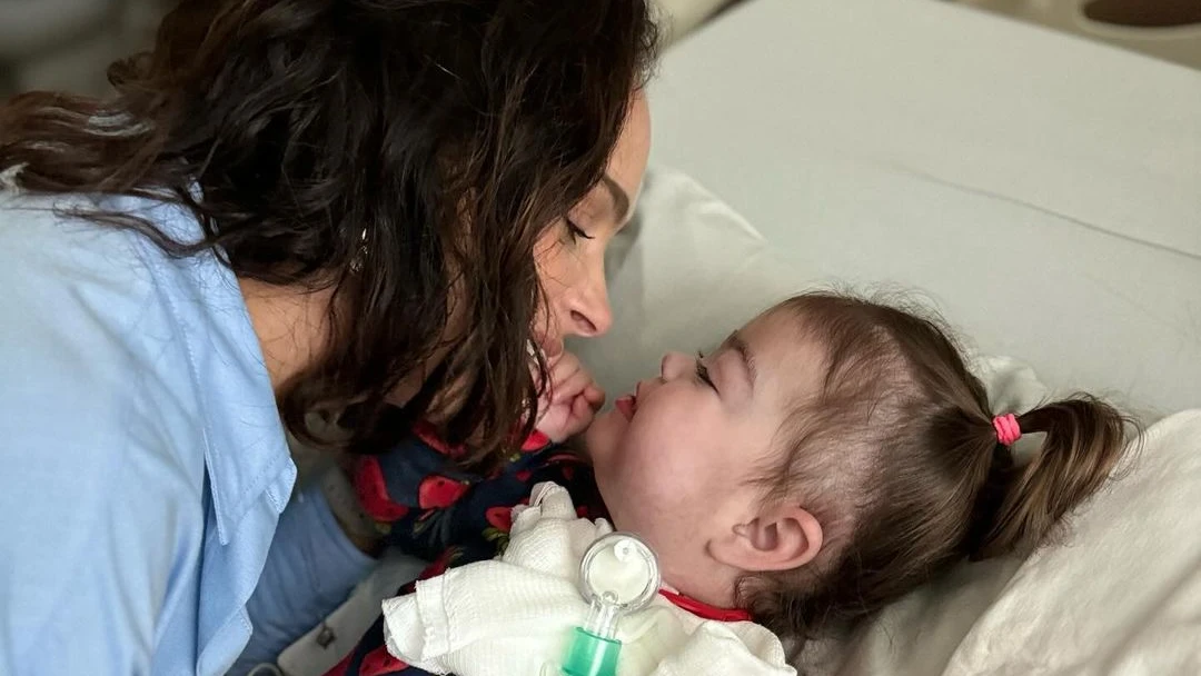 Leticia Cazarre atualiza estado de saude de filha apos.webp