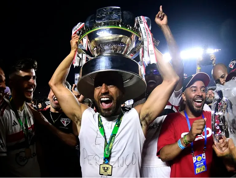 Lucas Moura, do São Paulo, é condenado a pagar indenização trabalhista a ex-funcionário