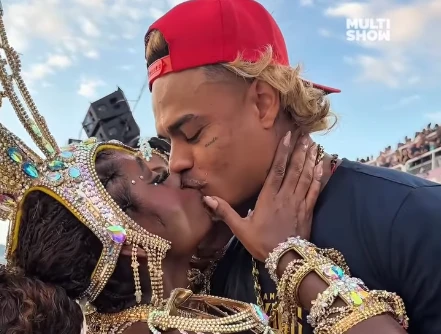 MC Cabelinho assume romance com musa da Viradouro.webp