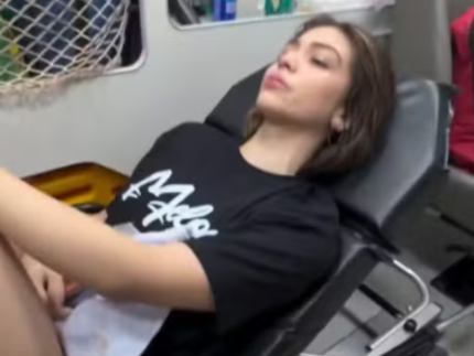 Melody passa mal deixa show de ambulancia e assusta fas