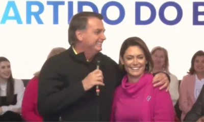 Michelle publica carta que recebeu de Bolsonaro em aniversario.webp
