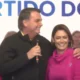 Michelle publica carta que recebeu de Bolsonaro em aniversario.webp
