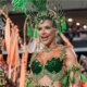 Virginia aparece no ensaio do Carnaval com a barriga estufada