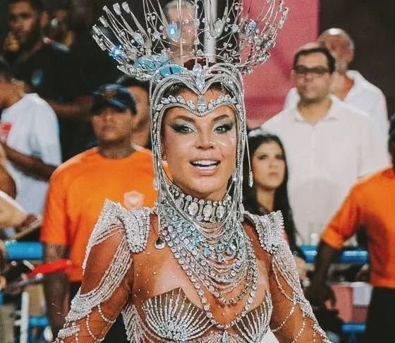 sandalia de Gkay arrebenta durante em ensaio tecnico na Sapucai.webp