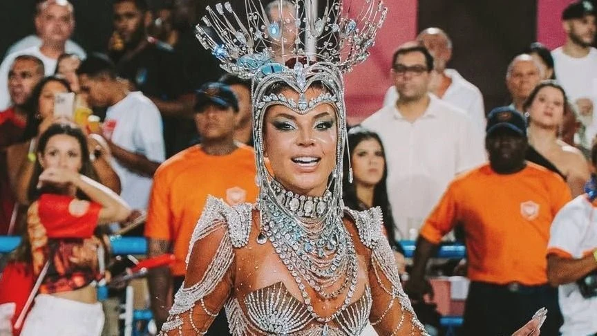 sandalia de Gkay arrebenta durante em ensaio tecnico na Sapucai.webp