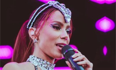 ‘Enfia essa por desse celular no… Anitta fica revoltada com