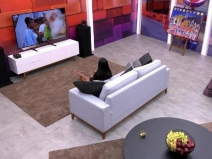 1772567759 Falso eliminado vai assistir a casa e levara um convidado