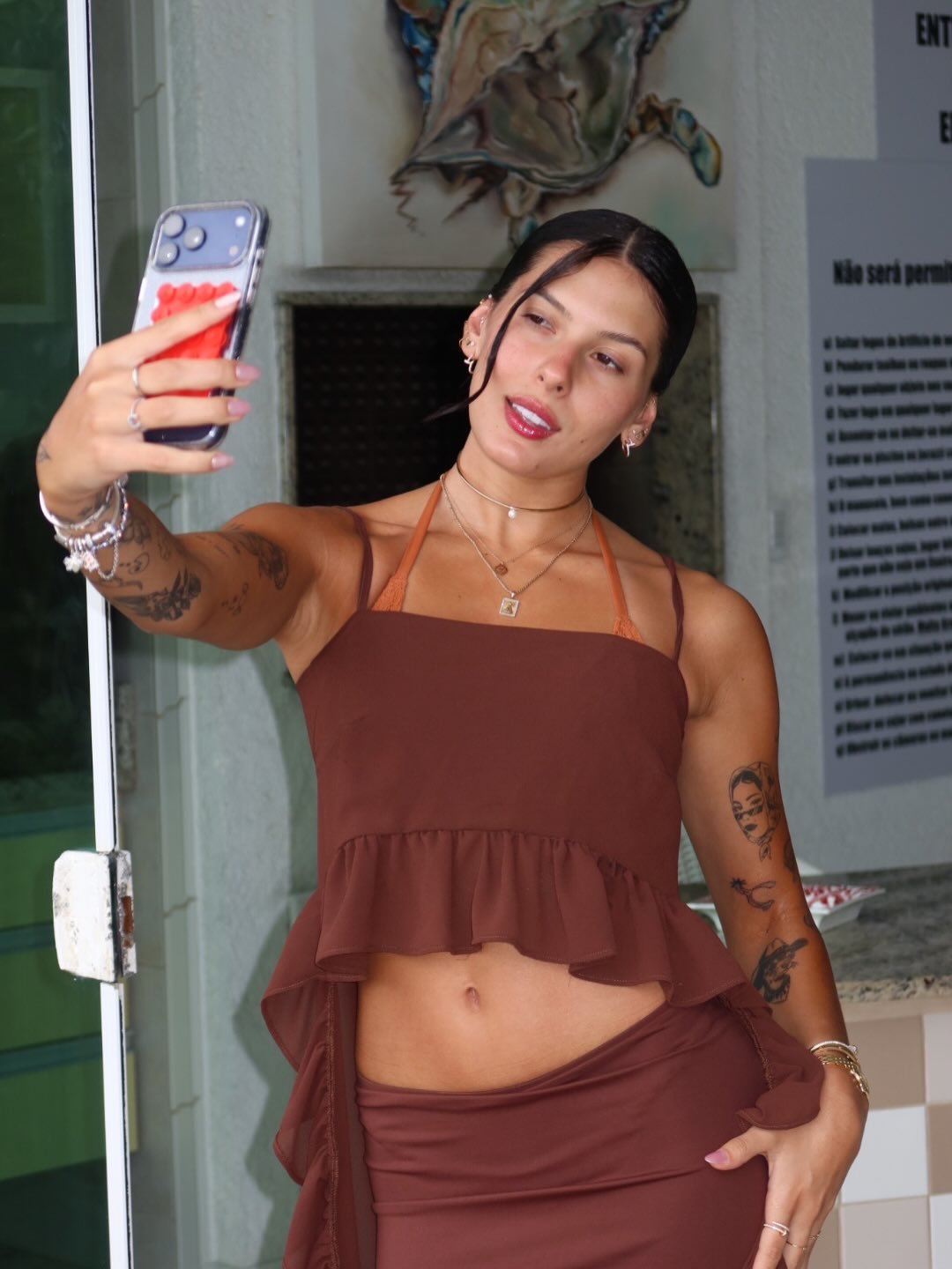 Reprodução: Instagram/@anacastelacantora Reprodução: Instagram/@anacastelacantora