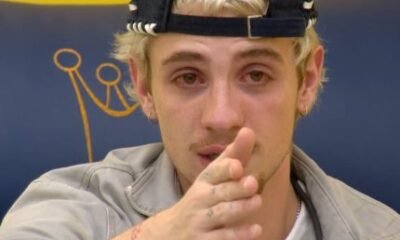 1774747036 BBB26 Juliano Floss chora e cogita apertar o botao apos