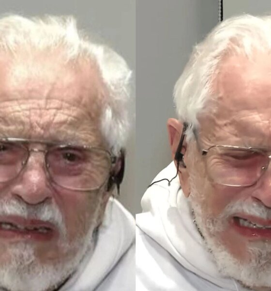 Aos 90 anos Carlos Alberto de Nobrega chora ao falar