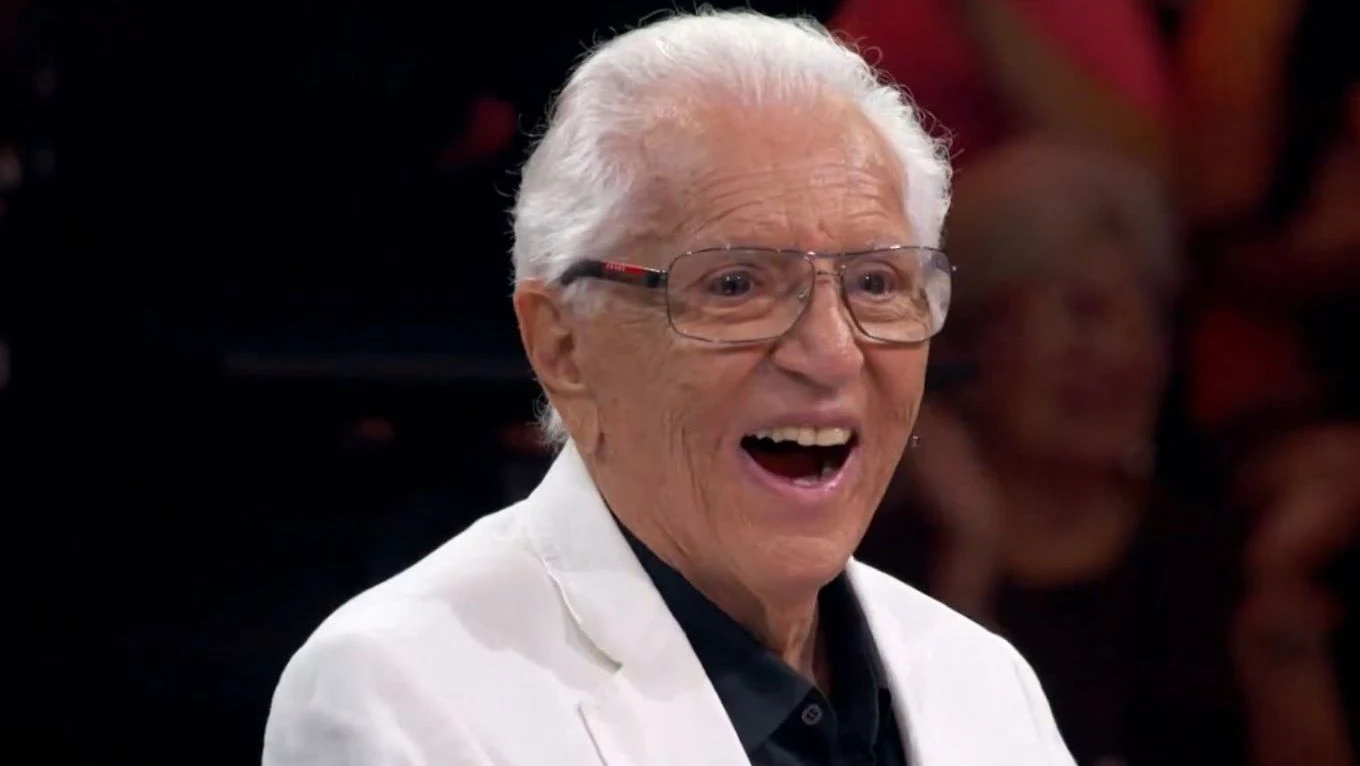 Apos internacao Carlos Alberto de Nobrega se emociona ao.webp