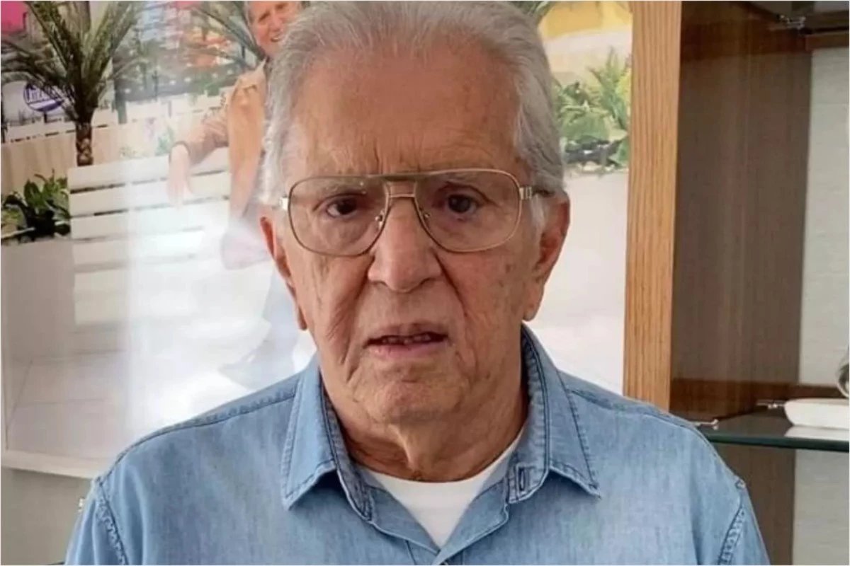 Apos internacao aos 90 anos Carlos Alberto de Nobrega e
