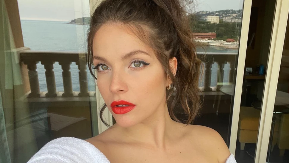 Atriz de The Good Doctor mostra ferida apos ter.webp