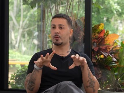 Carlinhos Maia detona falsidade de cantores e exalta Simone Mendes