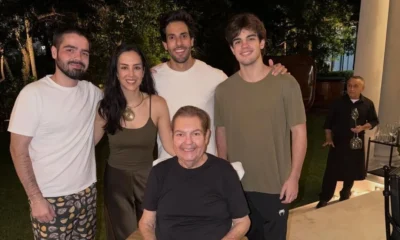 Faustao faz rara aparicao em cadeira de rodas no.webp