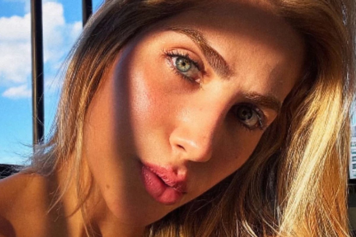 Filha de Leonardo esclarece status de relacionamento e confirma solteirice