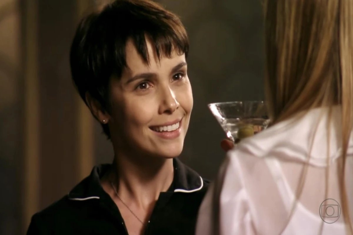 Globo negocia retorno de Debora Falabella como Nina na sequencia