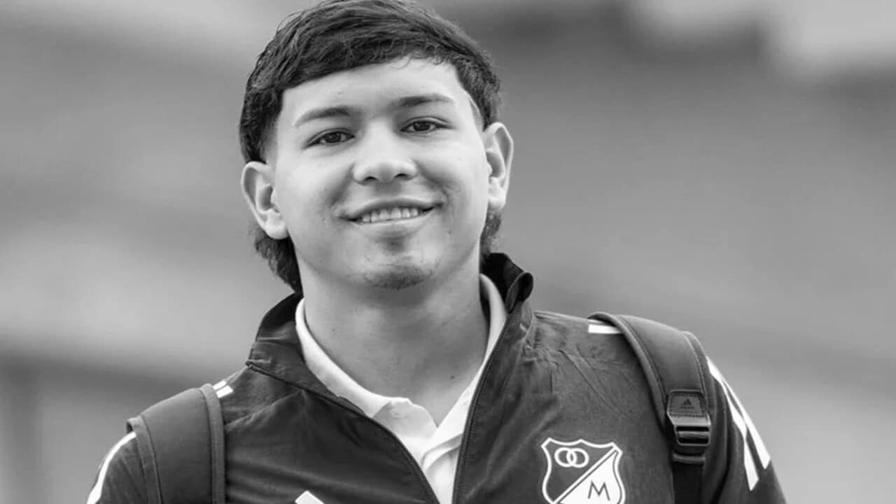 Jovem jogador de 18 anos morre apos mal subito durante