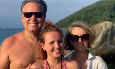 Mae de Larissa Manoela posta foto rara para comemorar.webp