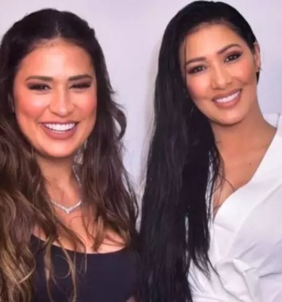 Mae de Simone e Simaria rouba a cena em foto