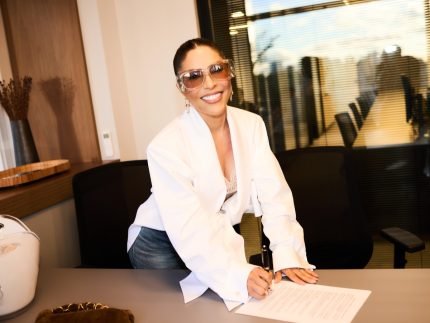 Manu Bahtidao oficializa contrato com novos empresarios e monta um