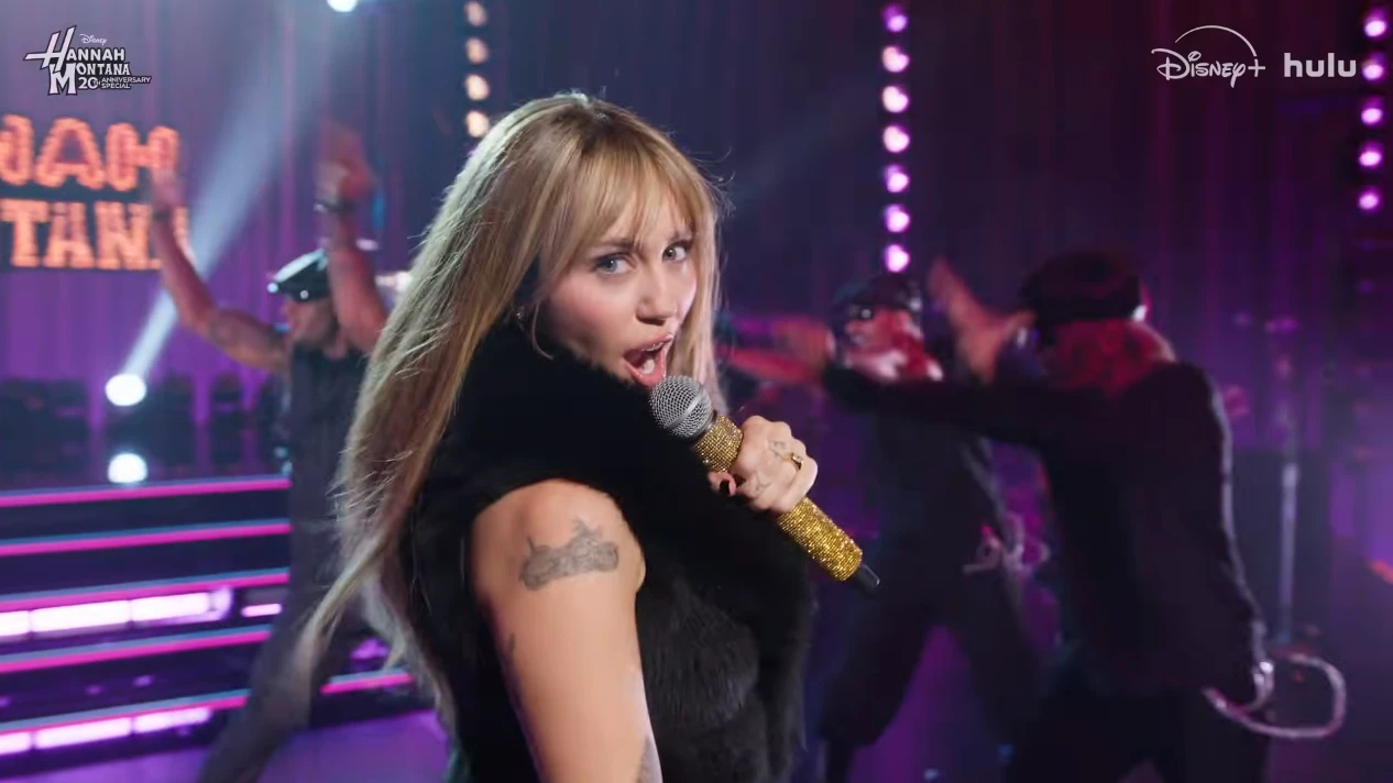 Miley Cyrus recria cena iconica de Hannah Montana em.webp