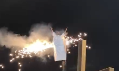 Pegou fogo Henri Castelli passa sufoco e tem figurino incendiado