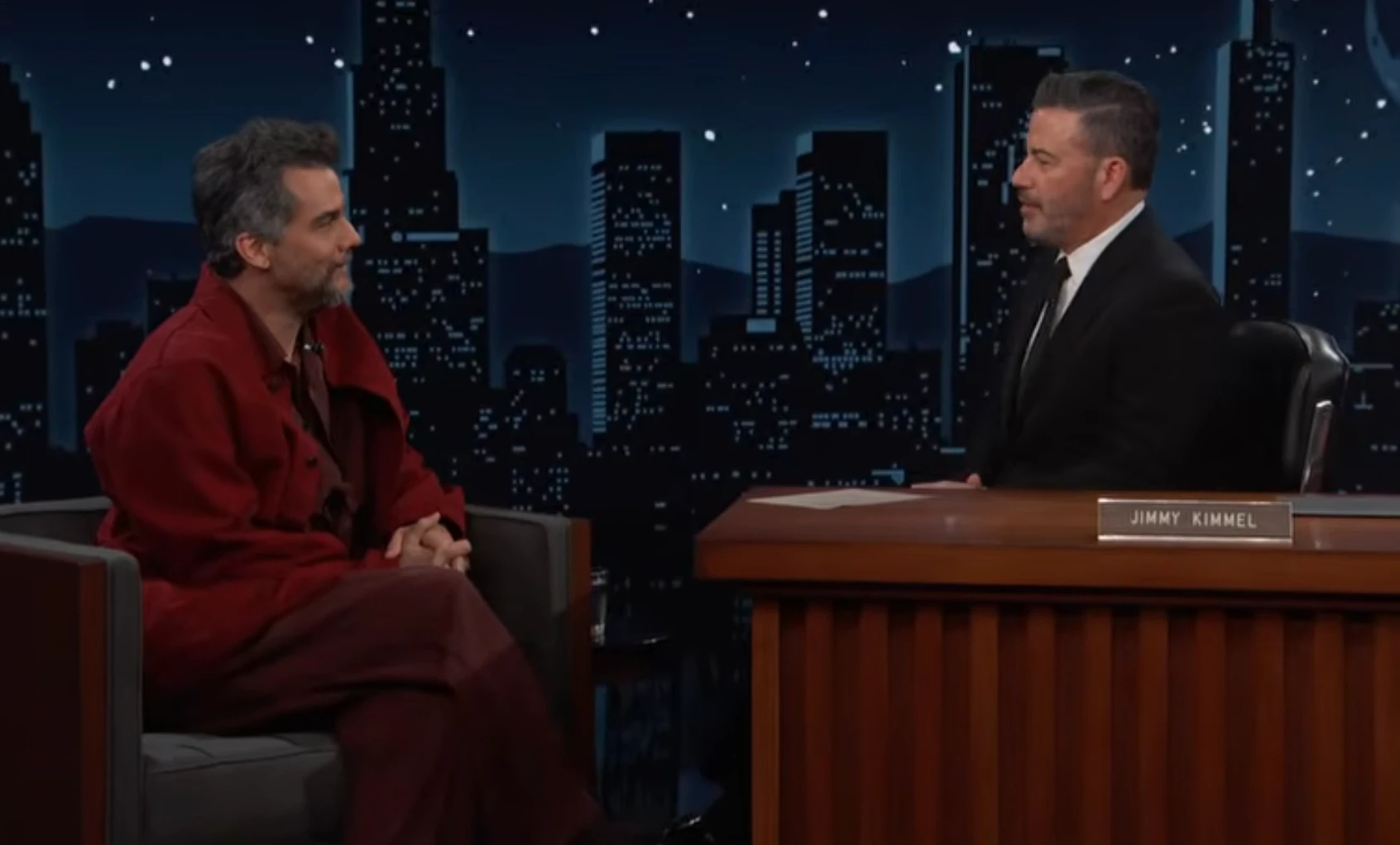 Wagner Moura vai ao talk show de Jimmy Kimmel.webp