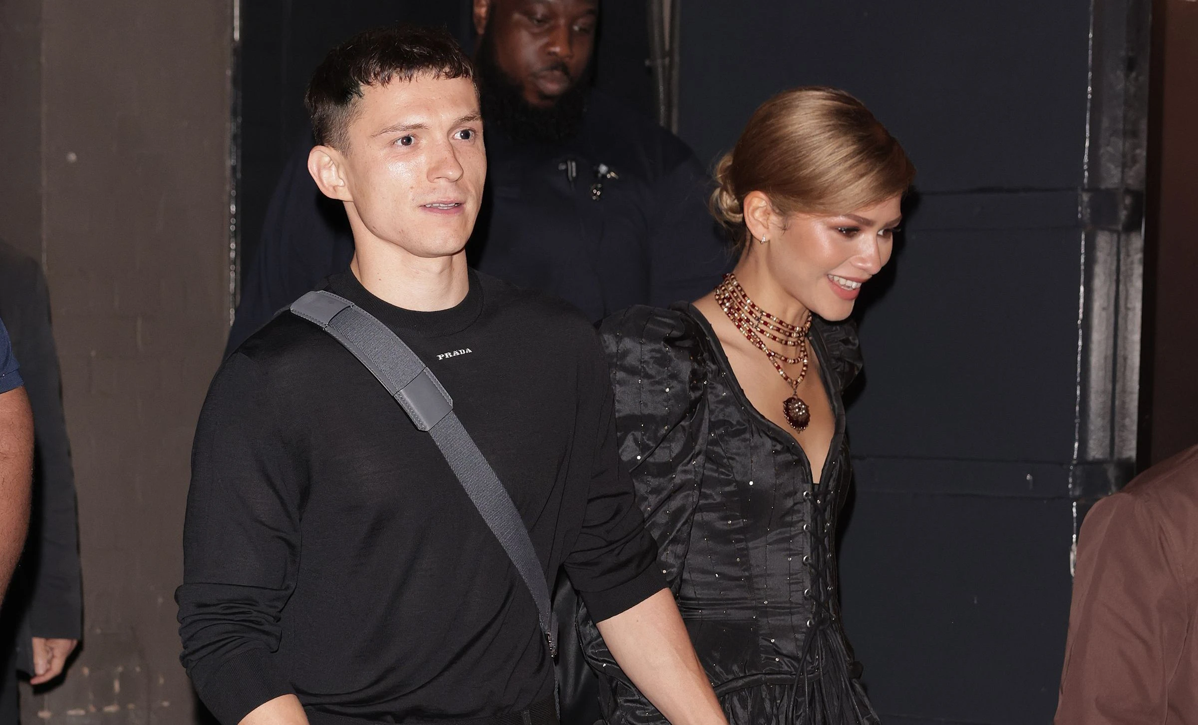 Zendaya se manifesta sobre fotos falsas de casamento com.webp