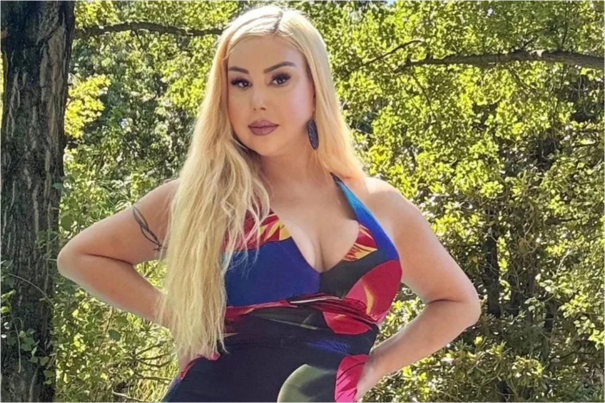 ‘Quebrou uma cadeira todinha em cima das minhas costas cantora