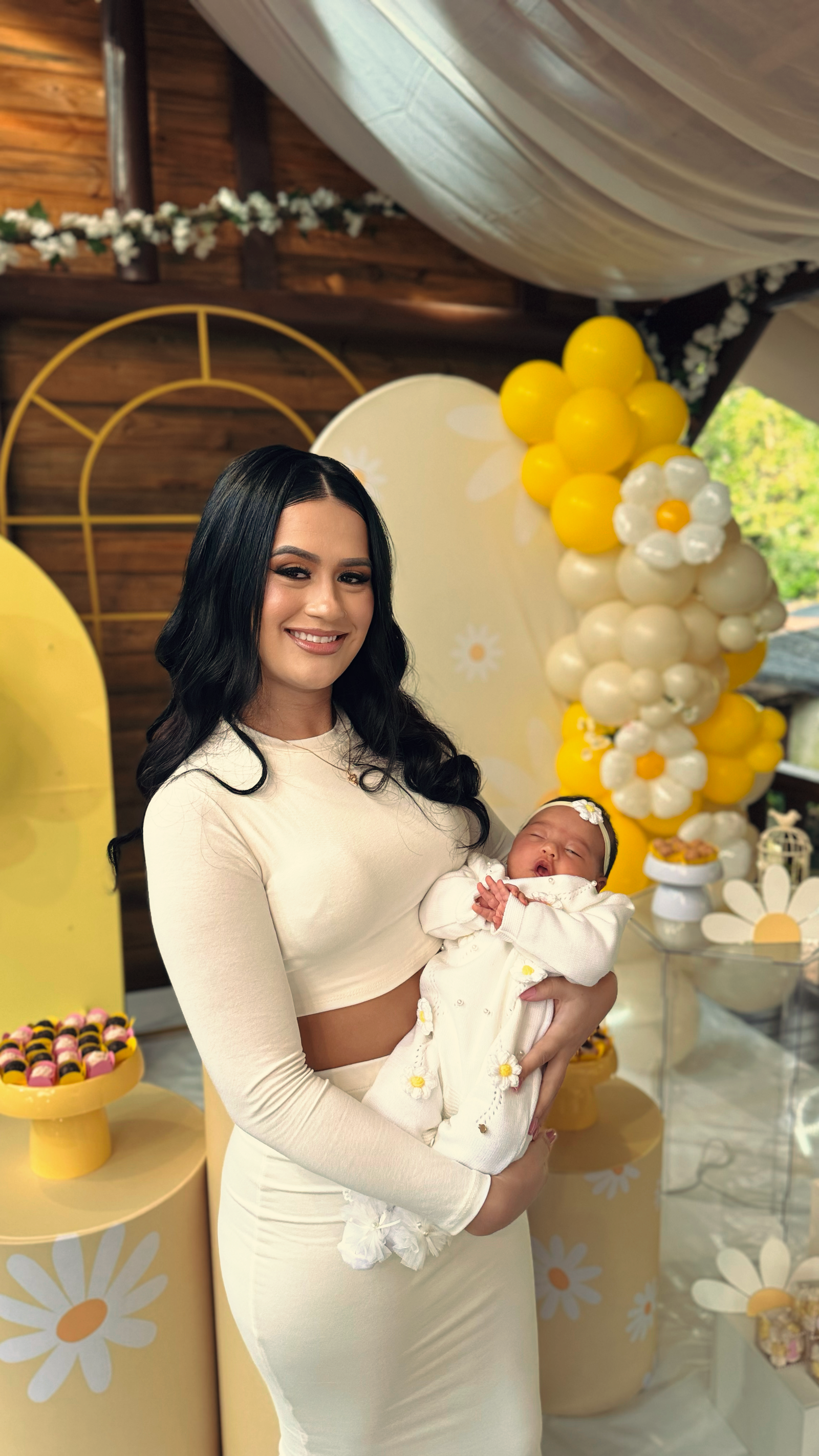 Irmão de Pedro e ex-cunhada de Rayne foram ao aniversário da filha do ex-"BBB16" / Reprodução Irmão de Pedro e ex-cunhada de Rayne foram ao aniversário da filha do ex-"BBB16" / Reprodução