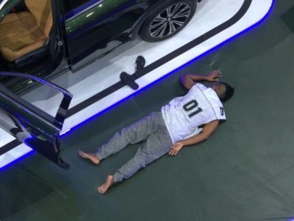 1776473296 BBB26 Leandro Boneco passa mal na Prova do Finalista e