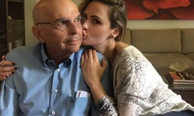 Ana Paula vive momento dificil e surge abatida em missa