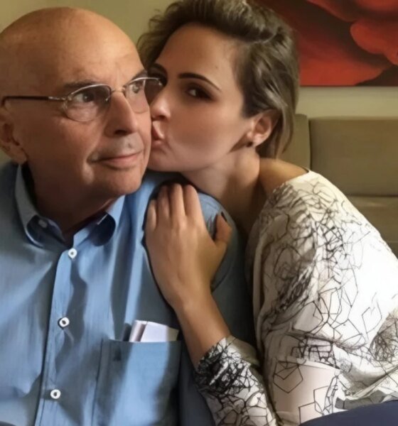 Ana Paula vive momento dificil e surge abatida em missa