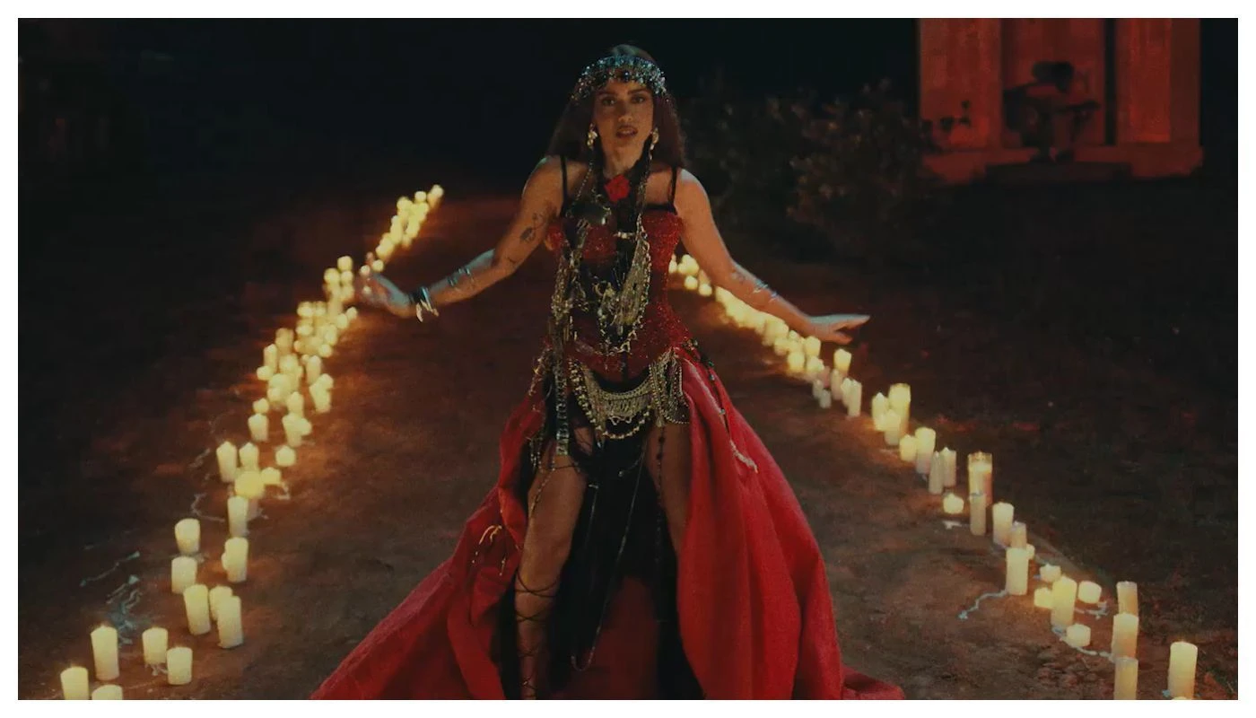 Anitta vira alvo de criticas apos performance Intolerancia religiosa.webp