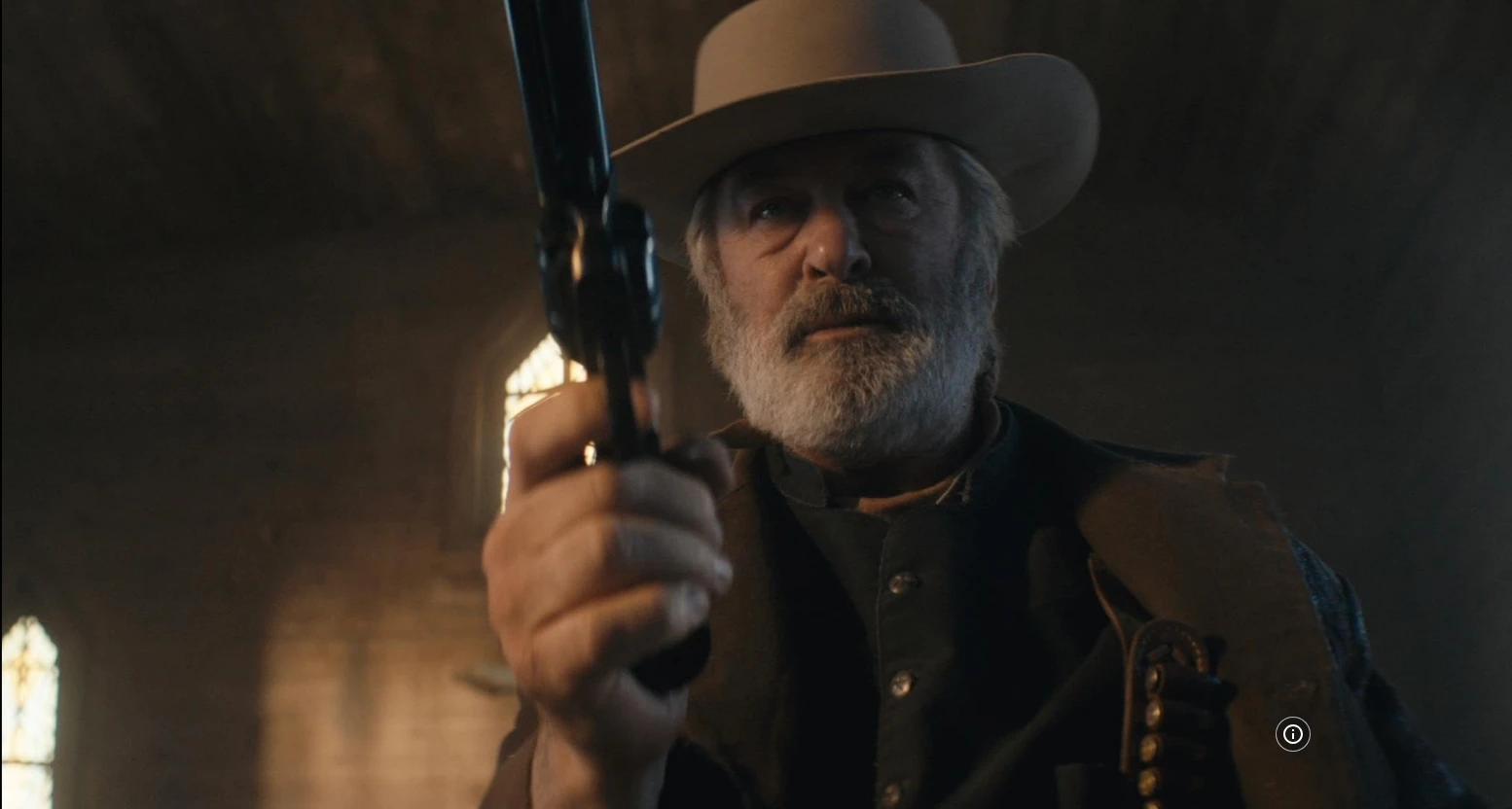 Apos tragedia em set Alec Baldwin diz que quer.webp