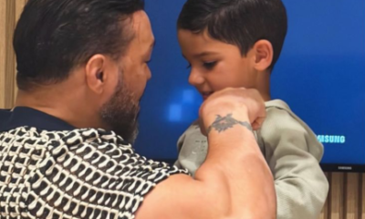 Belo celebra 52 anos com presente do enteado filho de