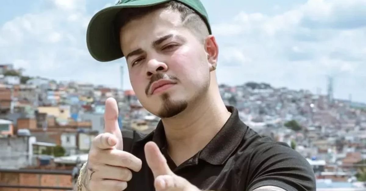 Cantor Jottape desmaia apos crise e precisa ser internado as