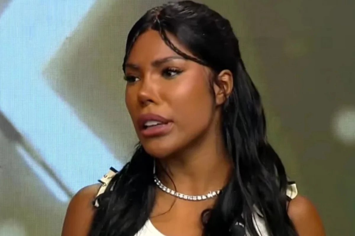 Carol Lekker afirma perceber presenca de Silvio Santos durante evento